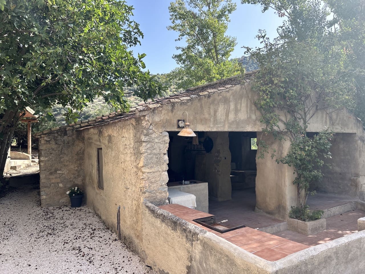 9 soveværelse Finca/Landehus til salg i Montefrio med swimmingpool garage - € 600.000 (Ref: 8537283)