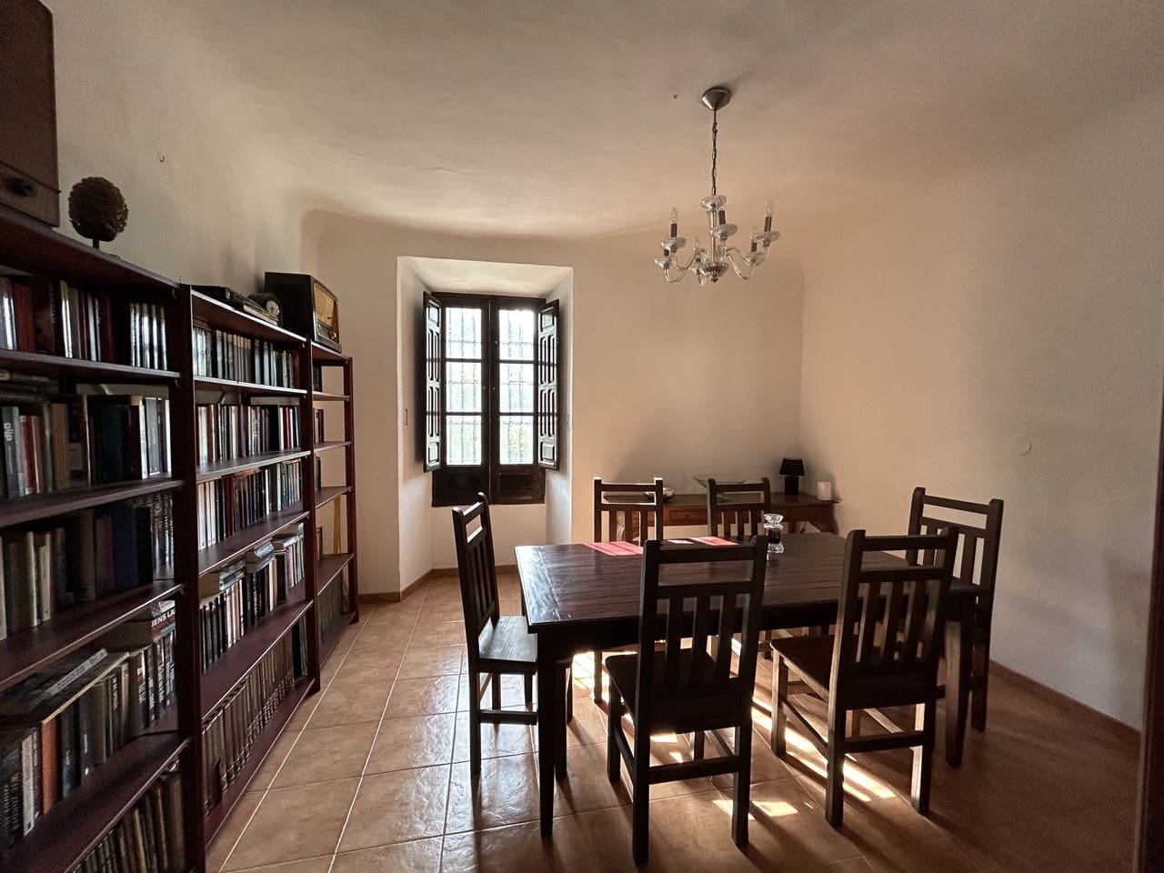 9 soveværelse Finca/Landehus til salg i Montefrio med swimmingpool garage - € 600.000 (Ref: 8537283)