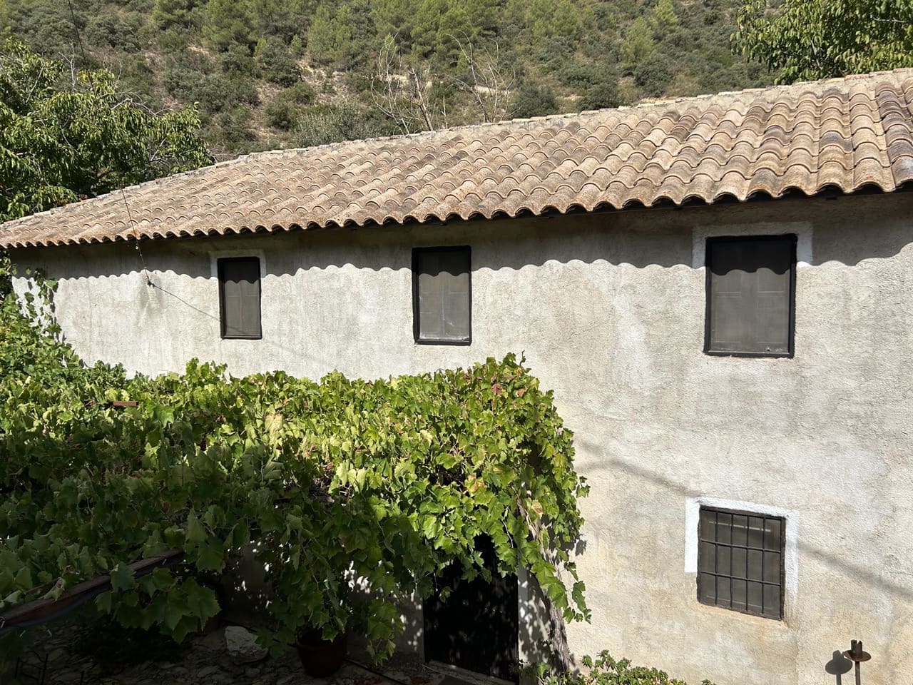 9 soveværelse Finca/Landehus til salg i Montefrio med swimmingpool garage - € 600.000 (Ref: 8537283)