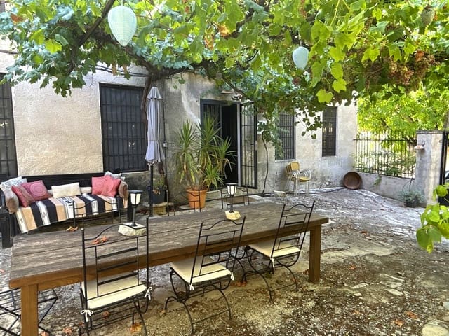 9 bedroom Finca/Country House for sale in Montefrío with pool garage - € 600,000 (Ref: 8537283)