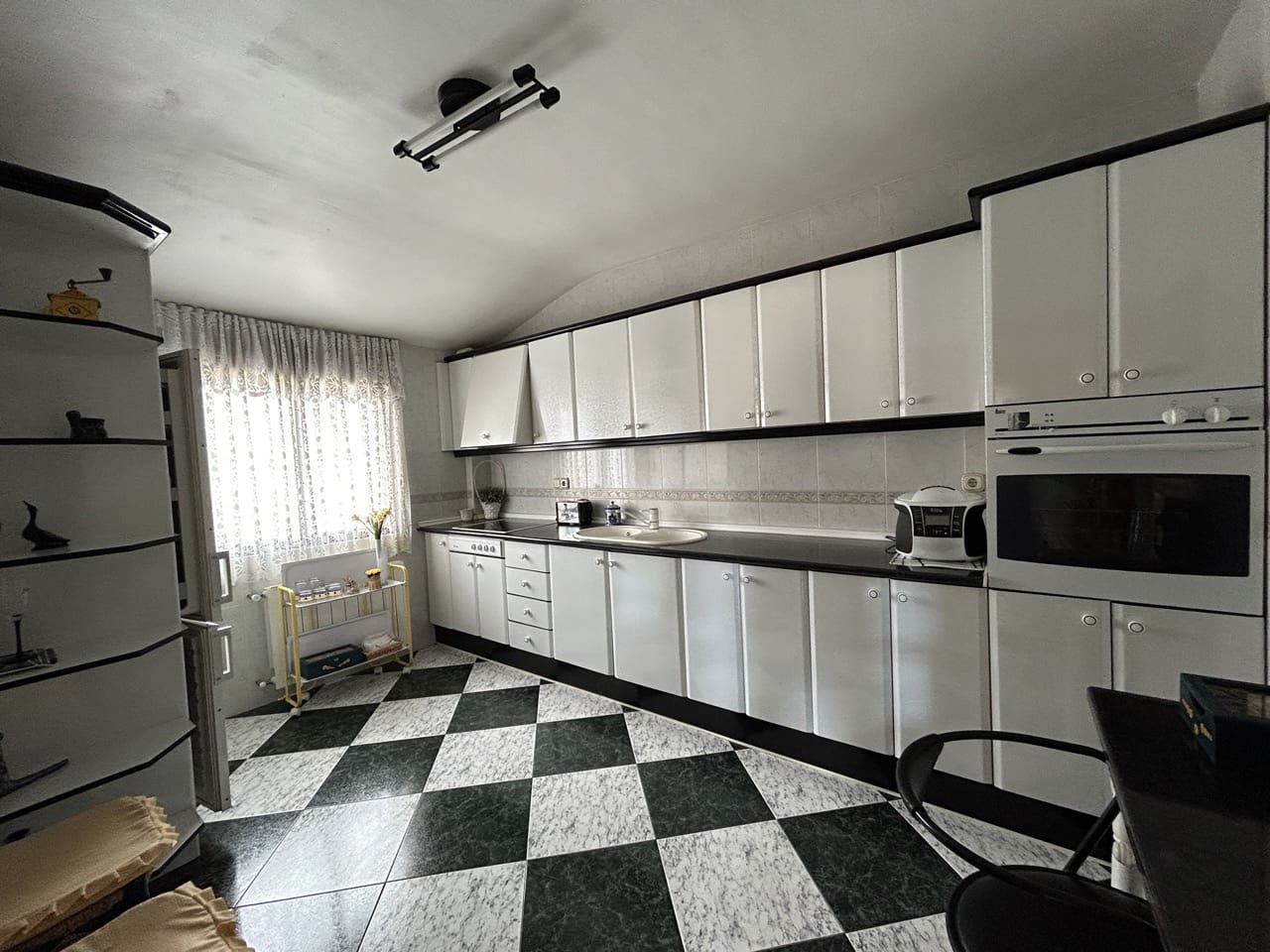 4 bedroom Townhouse for sale in Moclin with garage - € 240,000 (Ref: 8580701)