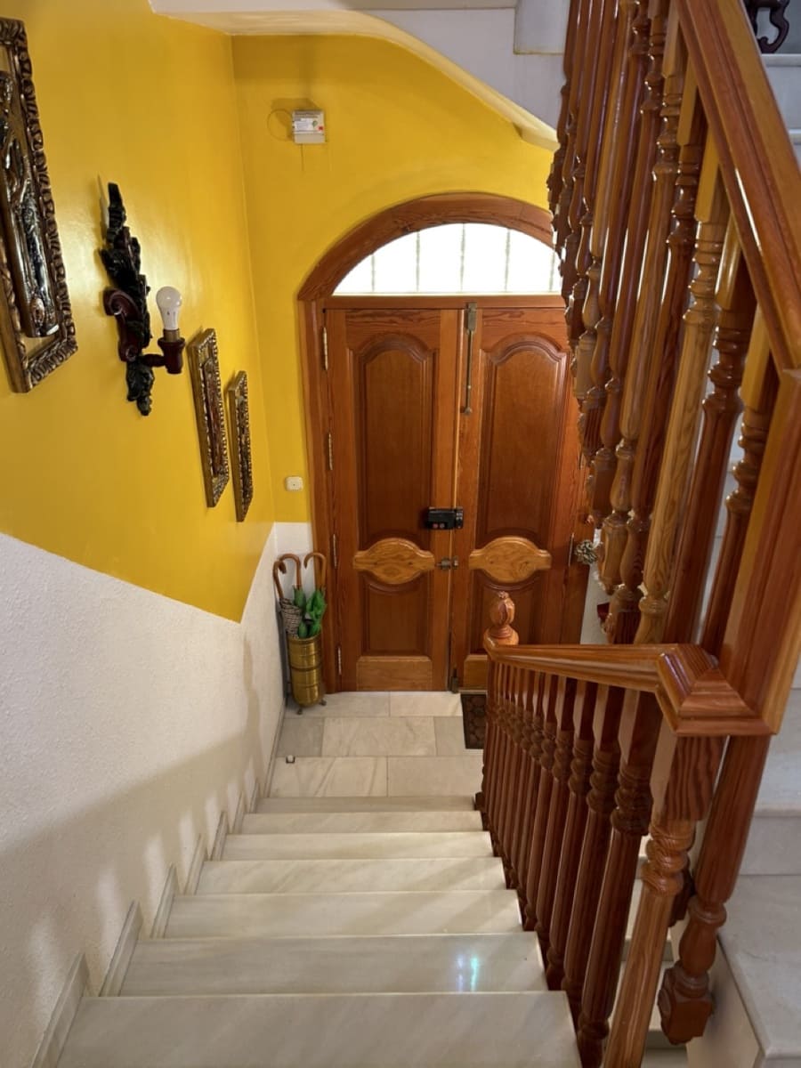 4 bedroom Townhouse for sale in Moclin with garage - € 240,000 (Ref: 8580701)