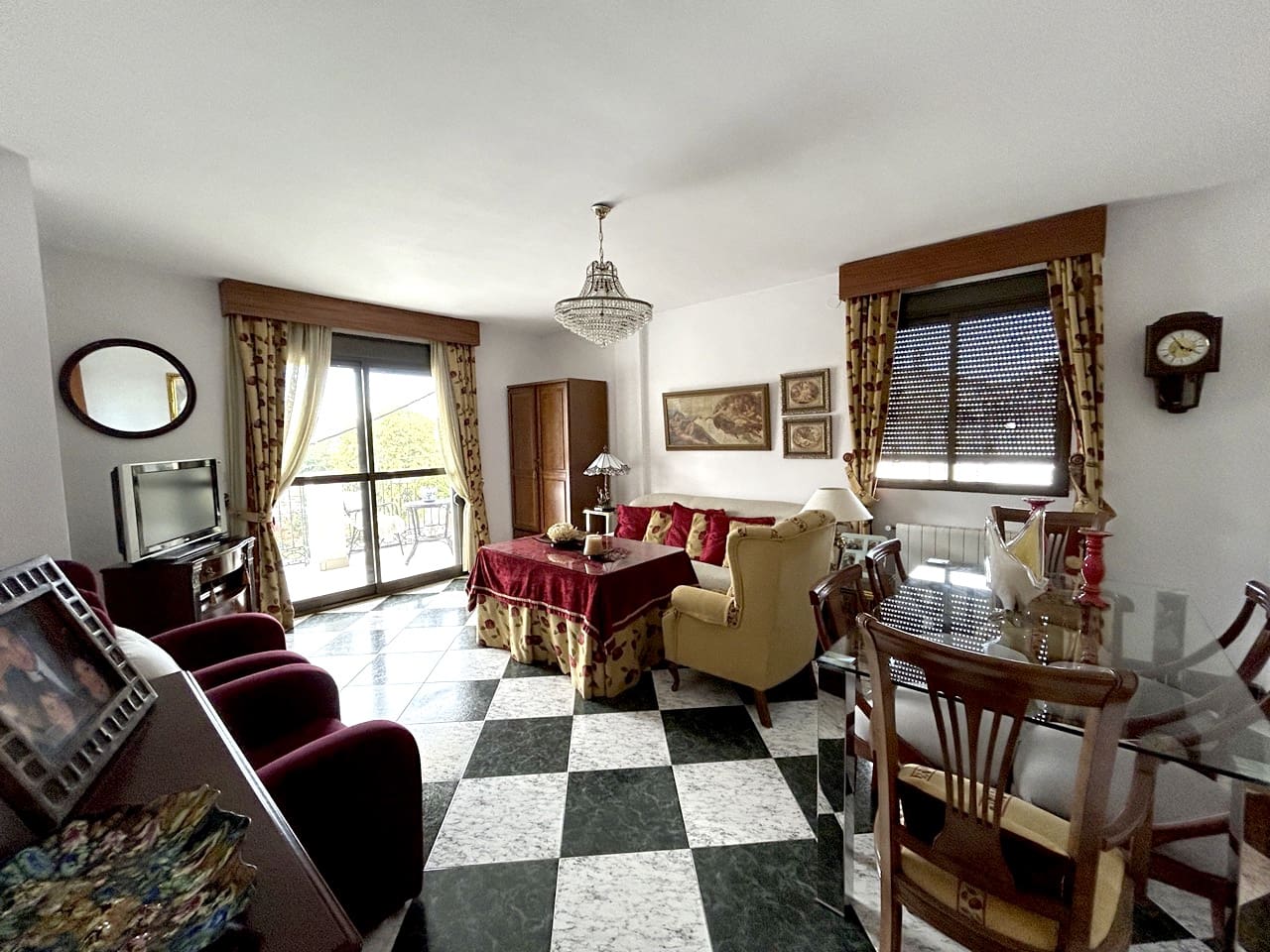 4 bedroom Townhouse for sale in Moclin with garage - € 240,000 (Ref: 8580701)