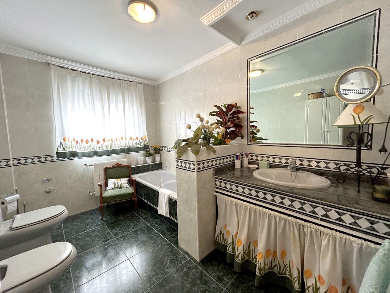 4 bedroom Townhouse for sale in Moclin with garage - € 240,000 (Ref: 8580701)