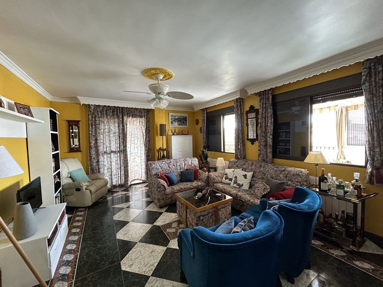 4 bedroom Townhouse for sale in Moclin with garage - € 240,000 (Ref: 8580701)