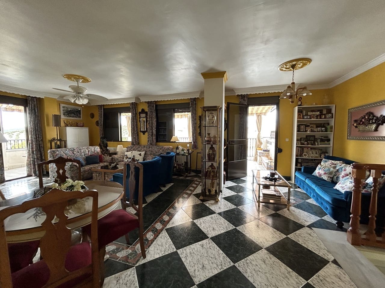 4 bedroom Townhouse for sale in Moclin with garage - € 240,000 (Ref: 8580701)