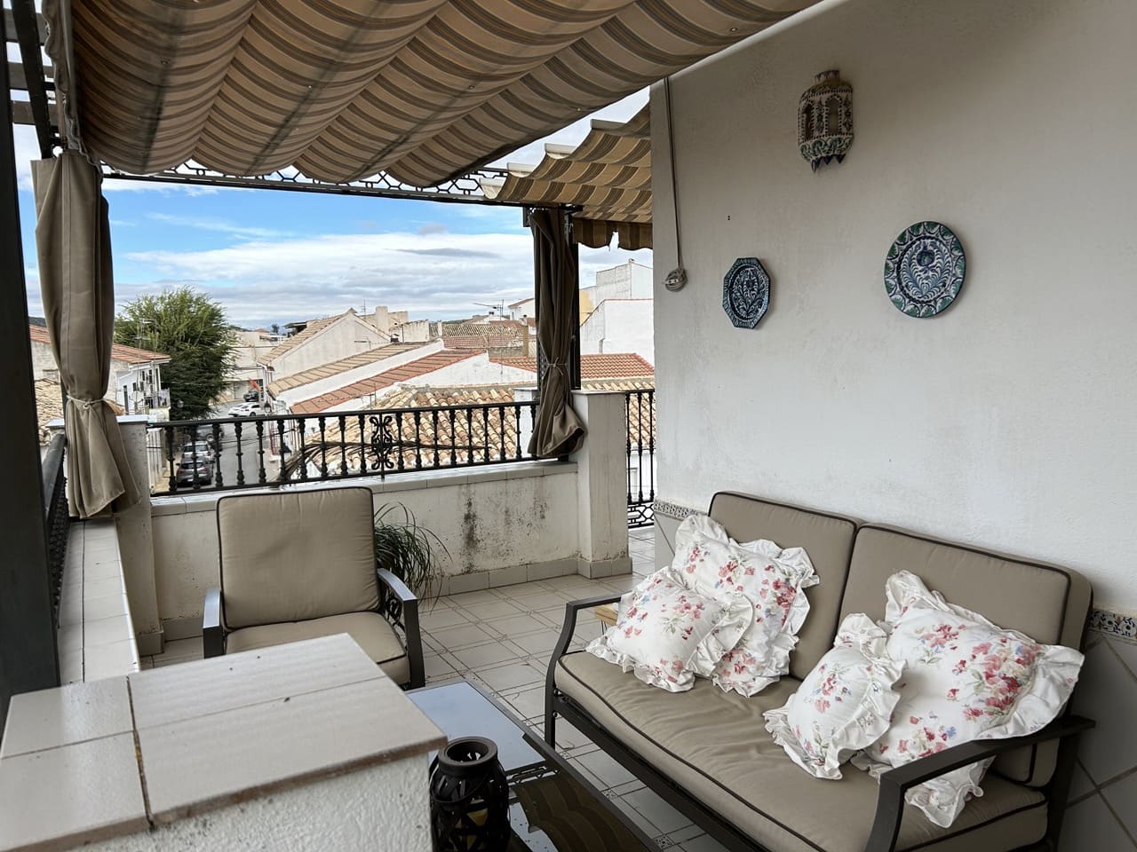 4 bedroom Townhouse for sale in Moclin with garage - € 240,000 (Ref: 8580701)