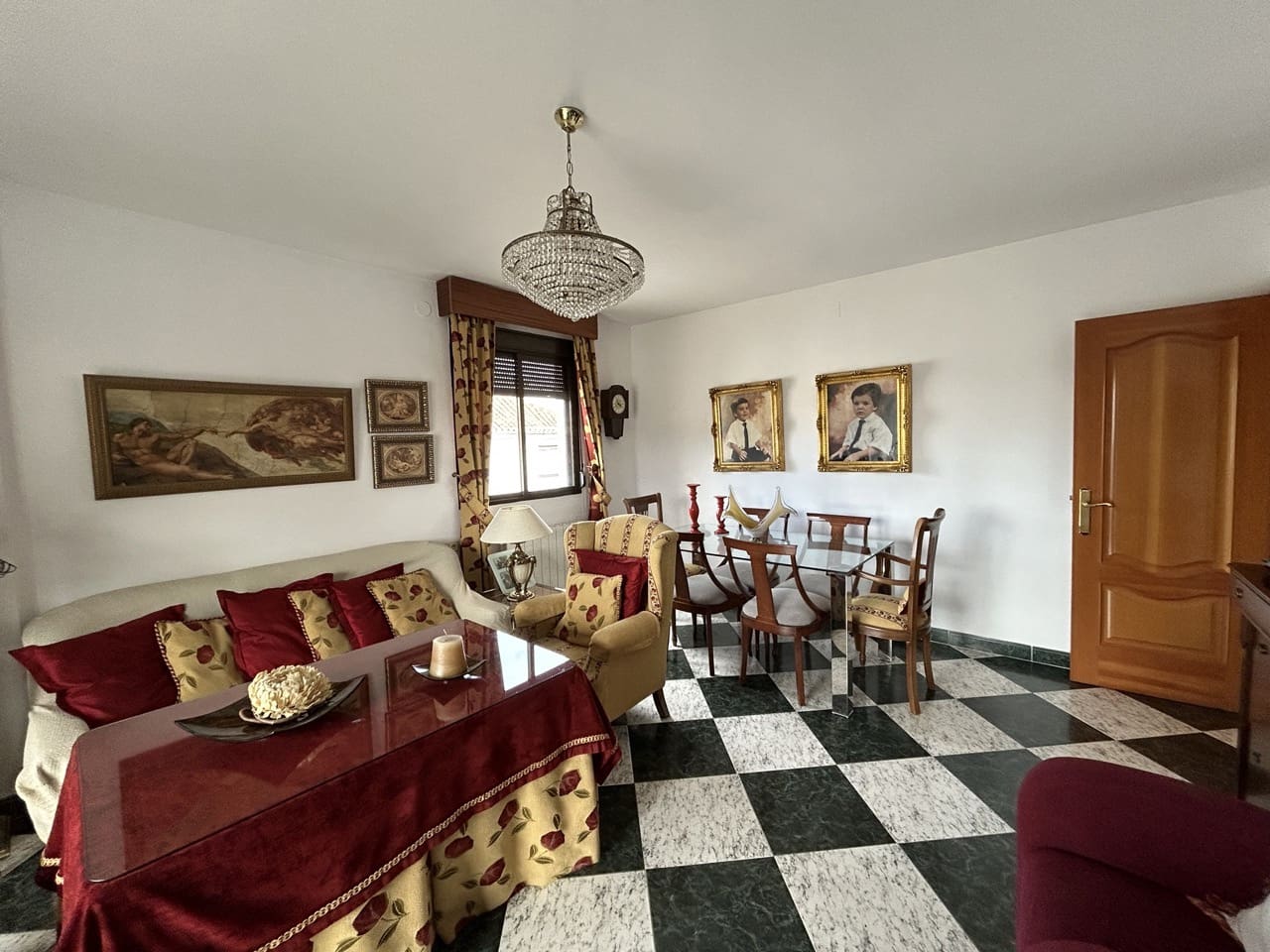 4 bedroom Townhouse for sale in Moclin with garage - € 240,000 (Ref: 8580701)