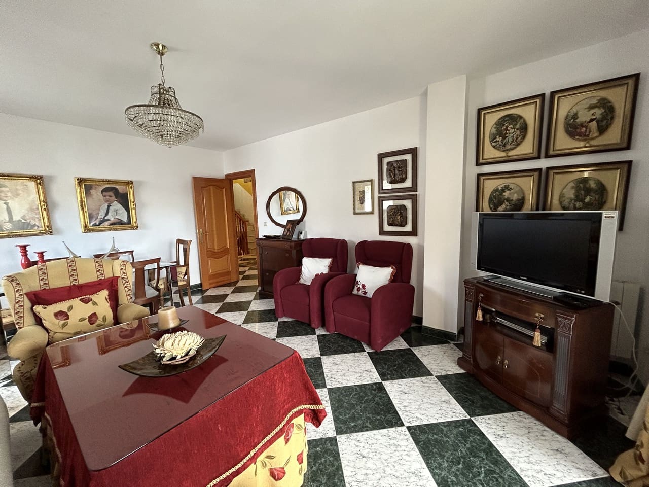 4 bedroom Townhouse for sale in Moclin with garage - € 240,000 (Ref: 8580701)