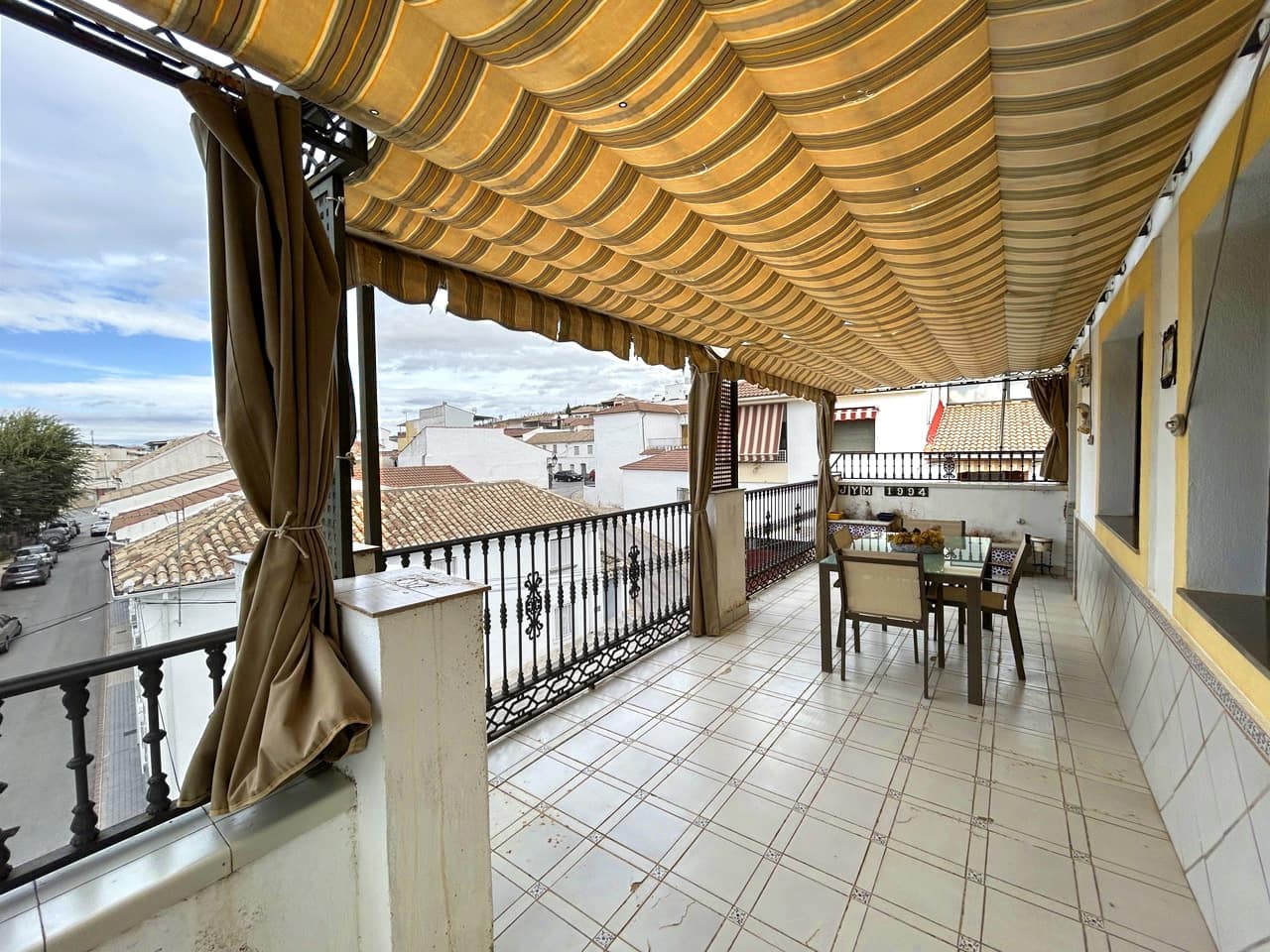 4 bedroom Townhouse for sale in Moclin with garage - € 240,000 (Ref: 8580701)