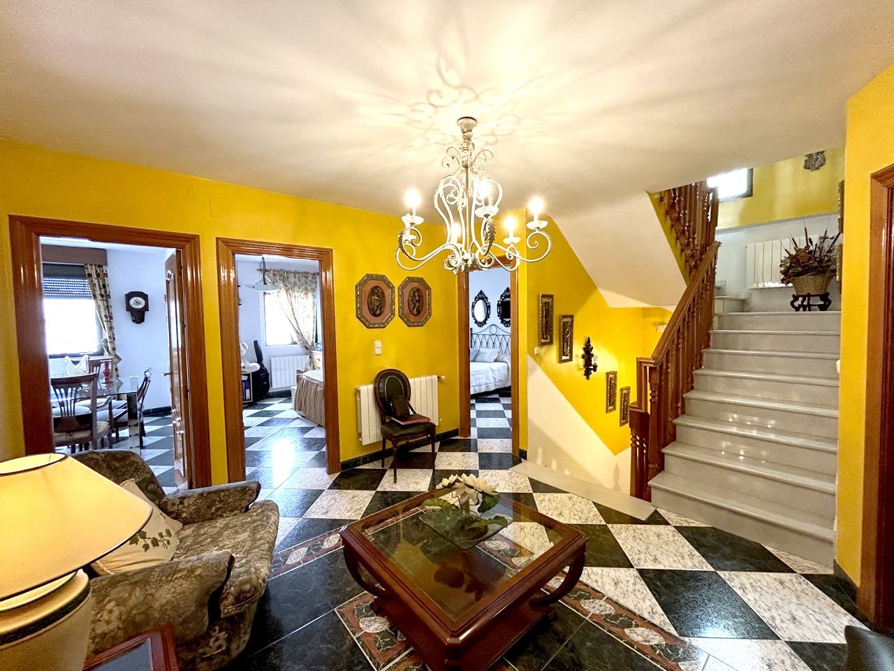 4 bedroom Townhouse for sale in Moclin with garage - € 240,000 (Ref: 8580701)