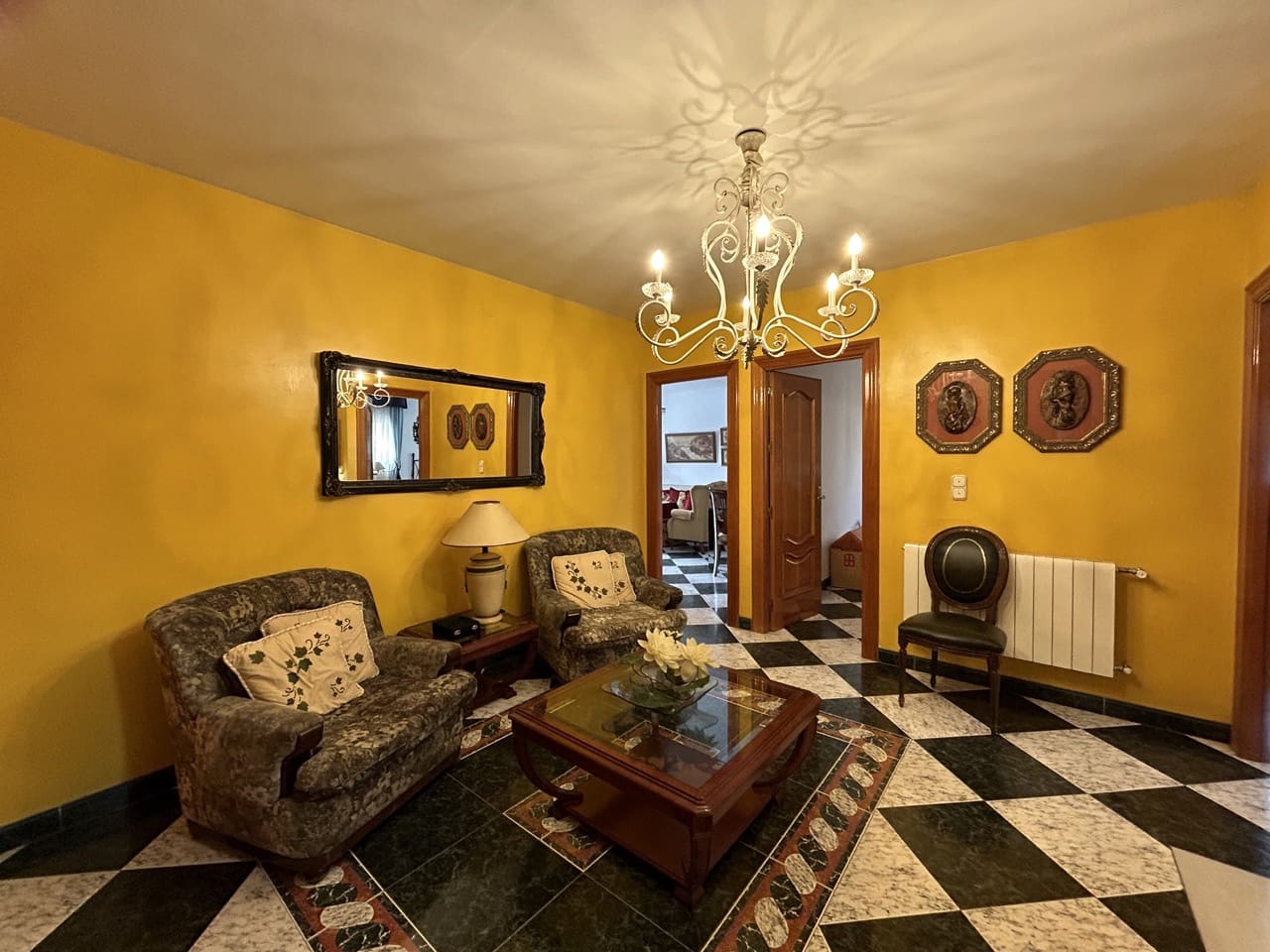 4 bedroom Townhouse for sale in Moclin with garage - € 240,000 (Ref: 8580701)