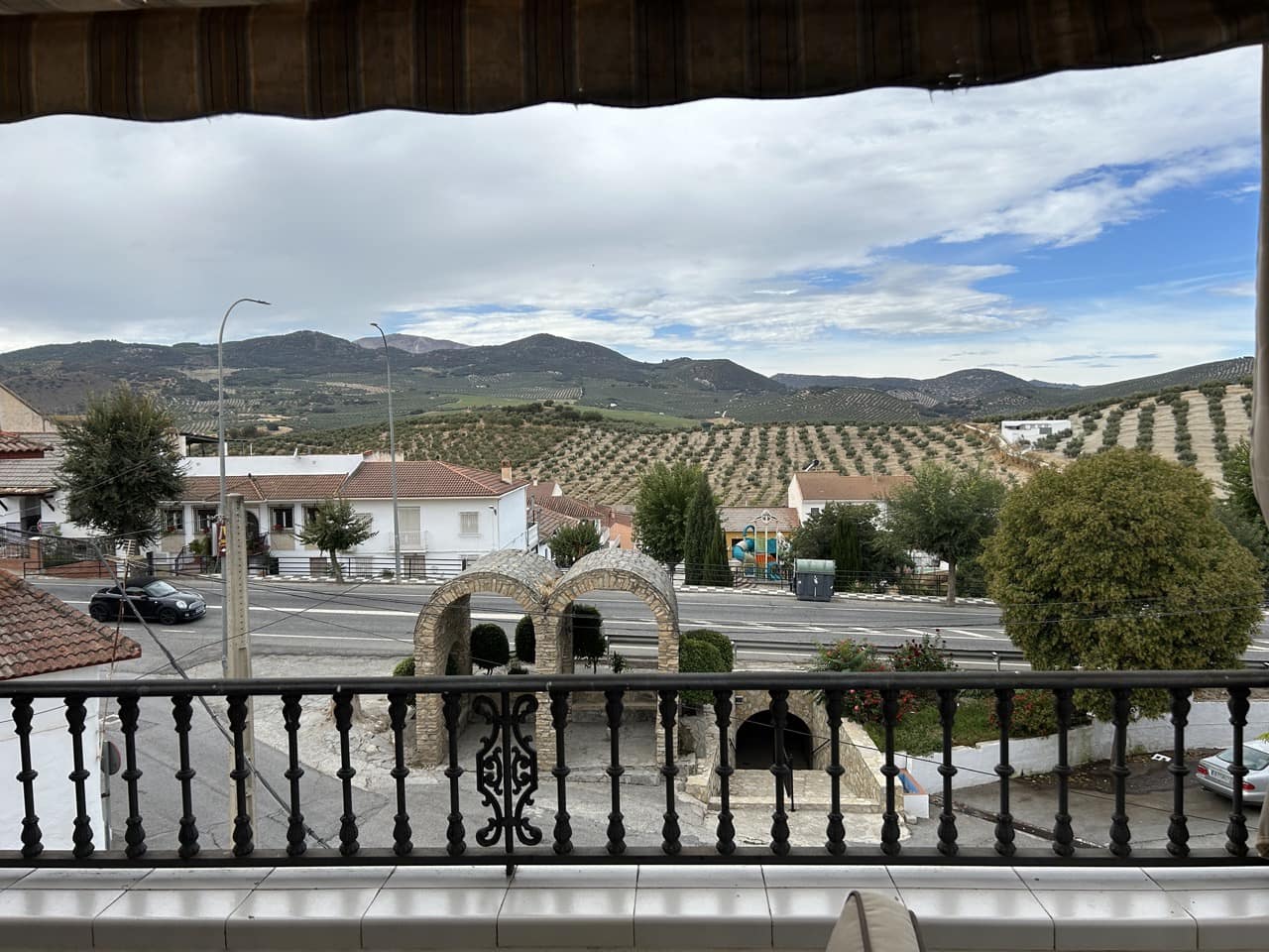 4 bedroom Townhouse for sale in Moclin with garage - € 240,000 (Ref: 8580701)