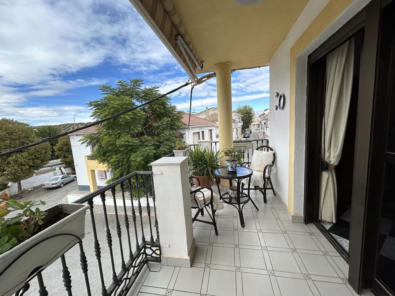 4 bedroom Townhouse for sale in Moclin with garage - € 240,000 (Ref: 8580701)