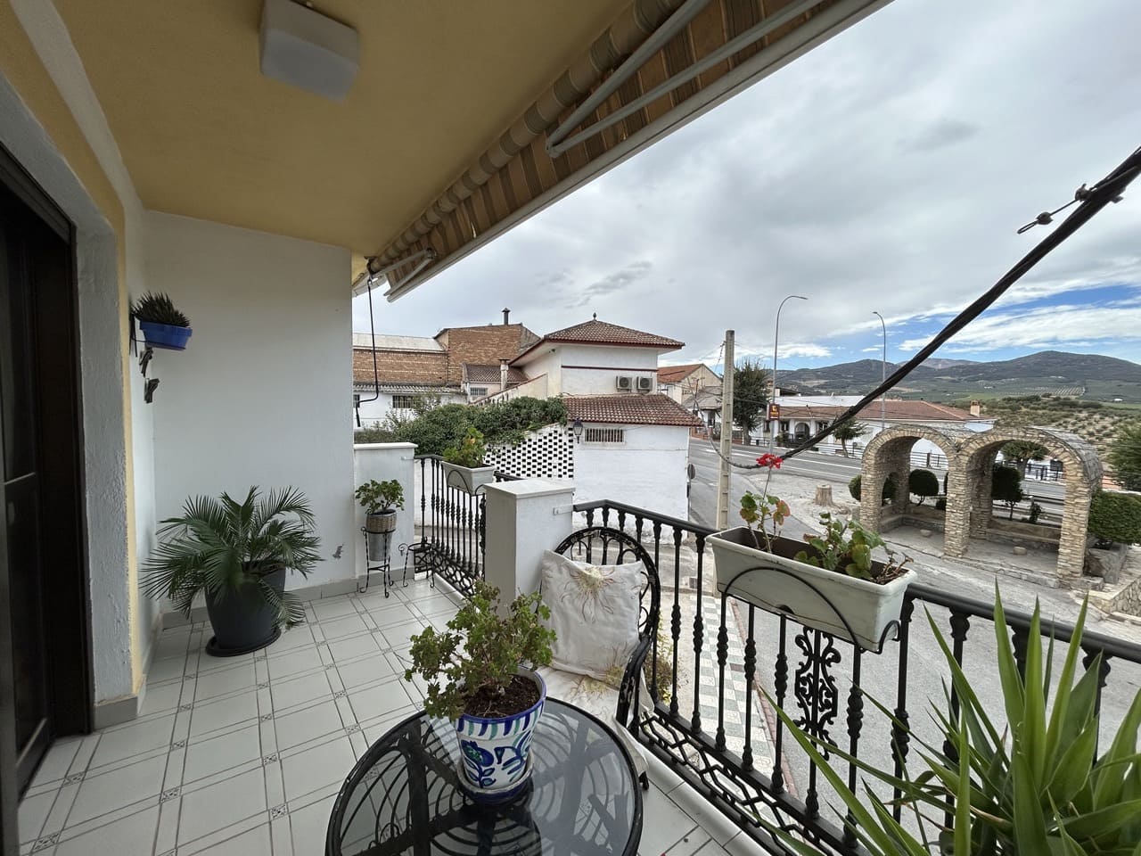 4 bedroom Townhouse for sale in Moclin with garage - € 240,000 (Ref: 8580701)