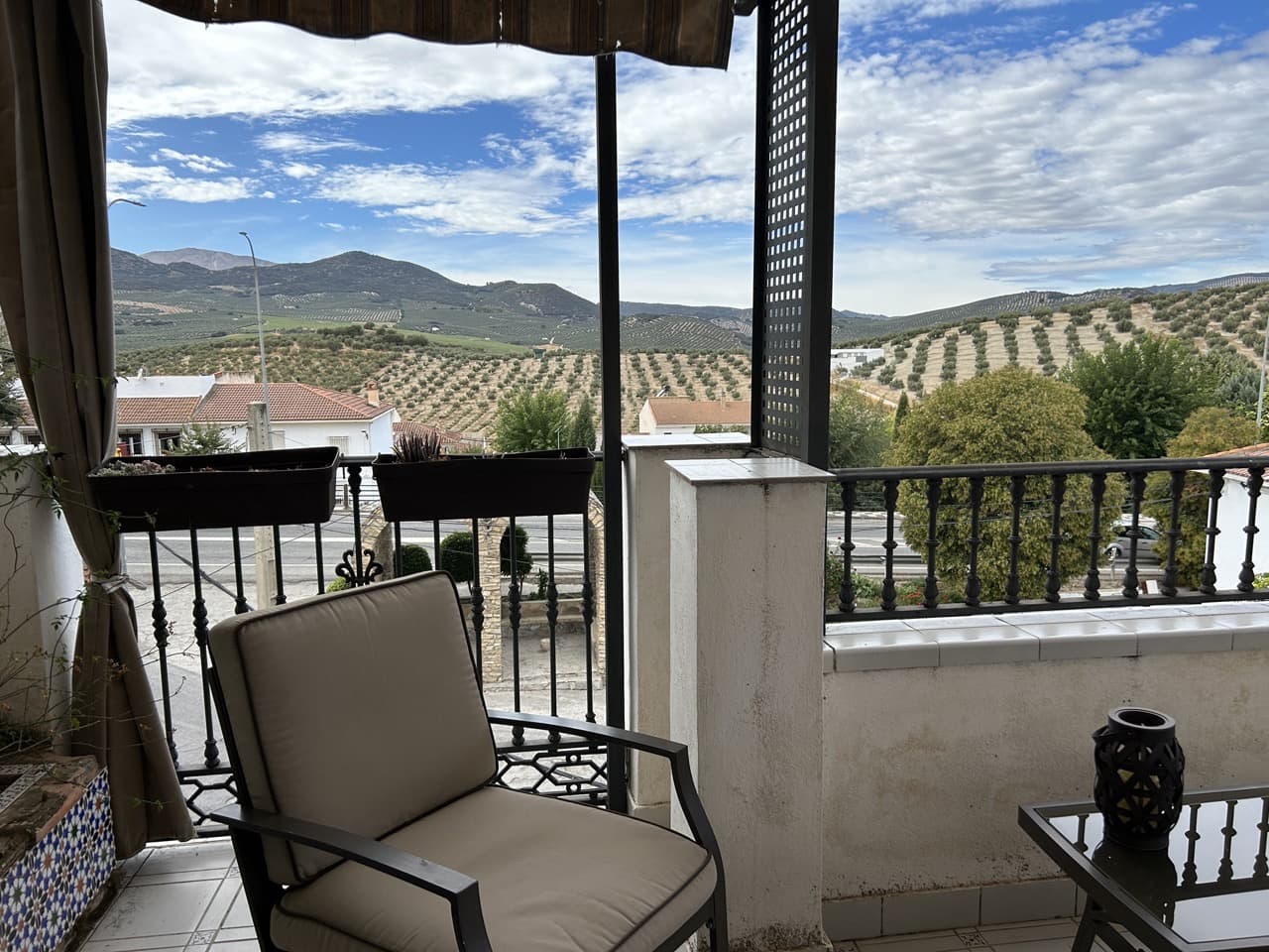 4 bedroom Townhouse for sale in Moclin with garage - € 240,000 (Ref: 8580701)