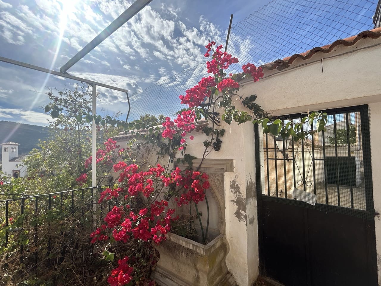 4 soveværelse Byhus til salg i Moclin med garage - € 95.000 (Ref: 8604973)