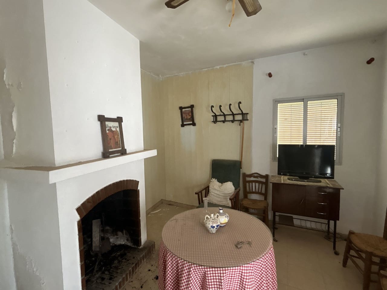 4 soveværelse Byhus til salg i Moclin med garage - € 95.000 (Ref: 8604973)