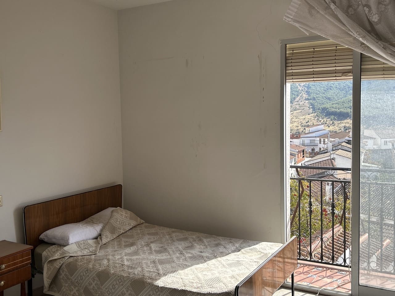 4 soveværelse Byhus til salg i Moclin med garage - € 95.000 (Ref: 8604973)