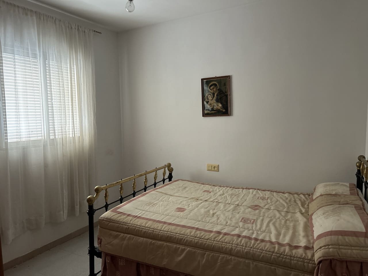 4 soveværelse Byhus til salg i Moclin med garage - € 95.000 (Ref: 8604973)