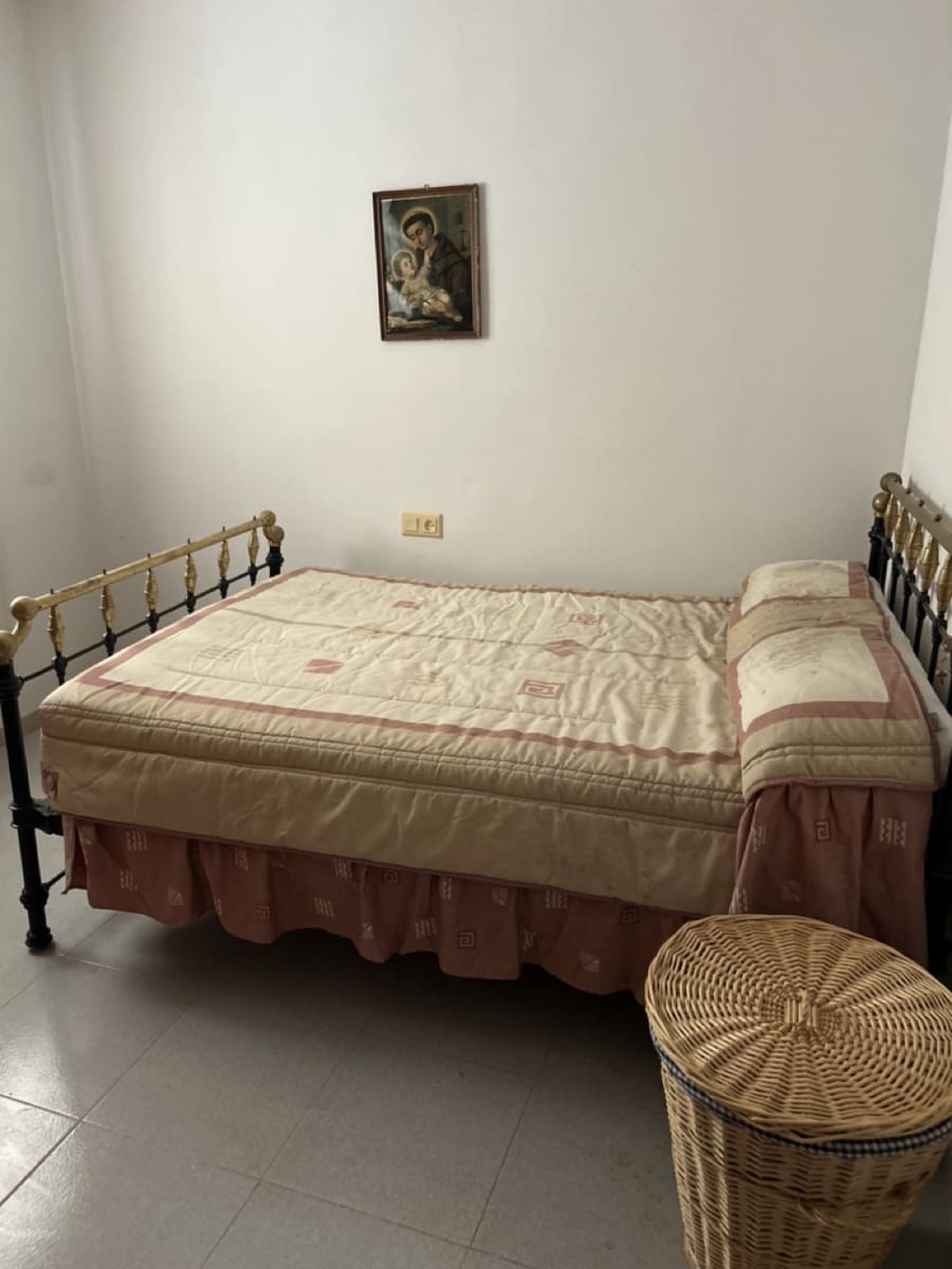 4 soveværelse Byhus til salg i Moclin med garage - € 95.000 (Ref: 8604973)