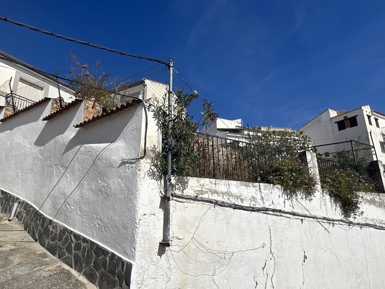 4 soveværelse Byhus til salg i Moclin med garage - € 95.000 (Ref: 8604973)