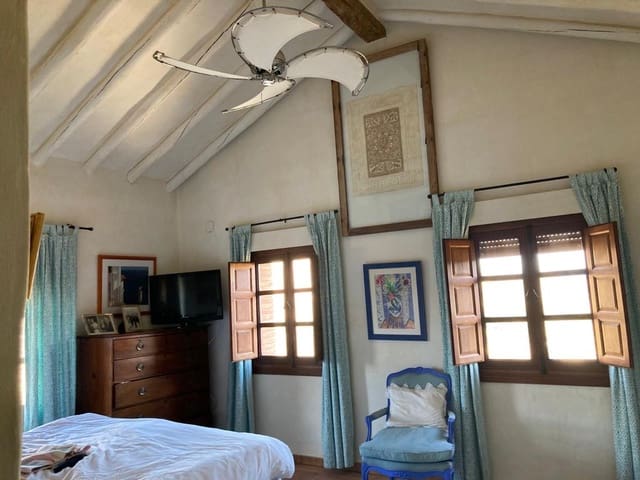 5 sypialnia Finka/Dom wiejski na sprzedaż w El Pinar z basenem garażem - 850 000 € (Ref: 8660861)