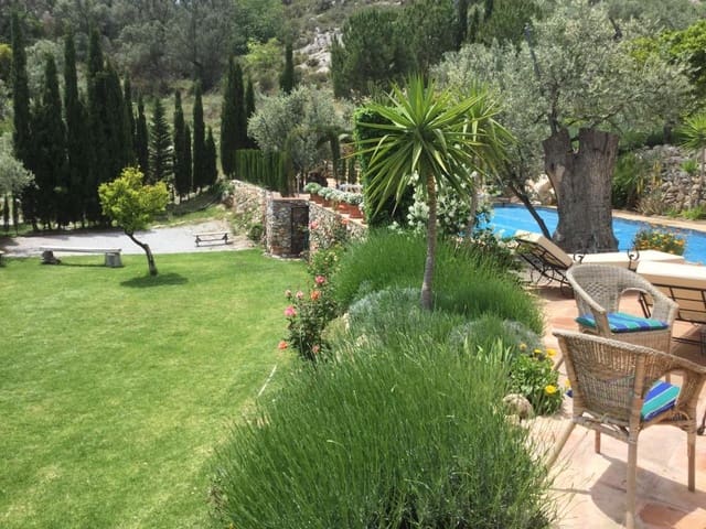 5 sypialnia Finka/Dom wiejski na sprzedaż w El Pinar z basenem garażem - 850 000 € (Ref: 8660861)