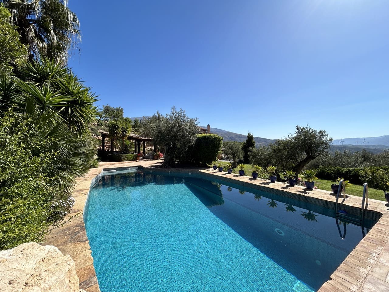 5 soveværelse Finca/Landehus til salg i El Pinar med swimmingpool garage - € 850.000 (Ref: 8660861)