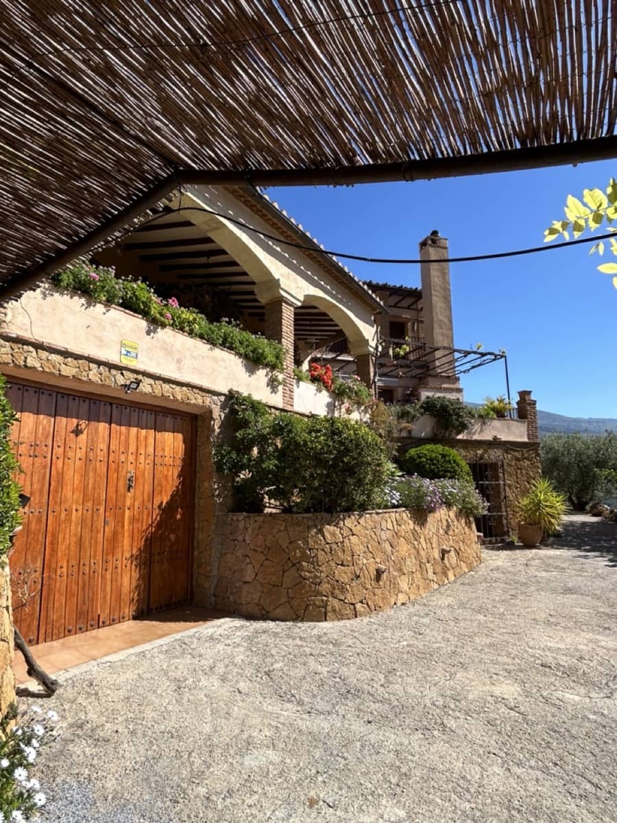 5 soveværelse Finca/Landehus til salg i El Pinar med swimmingpool garage - € 850.000 (Ref: 8660861)