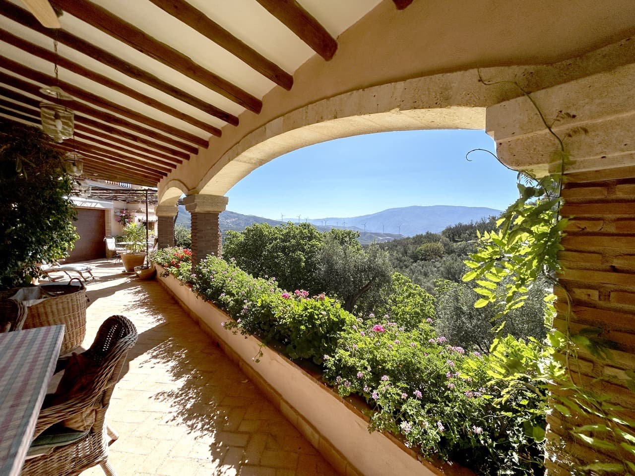 5 soveværelse Finca/Landehus til salg i El Pinar med swimmingpool garage - € 850.000 (Ref: 8660861)