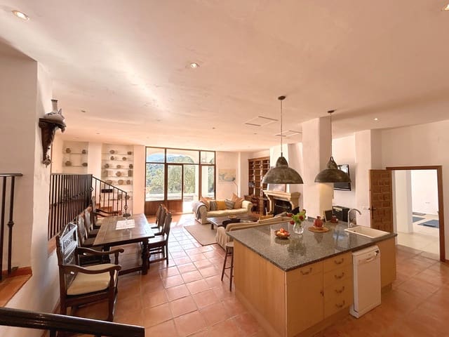 14 slaapkamer Finca/Landhuis te koop in Alcaudete met zwembad garage - € 1.250.000 (Ref: 8738362)