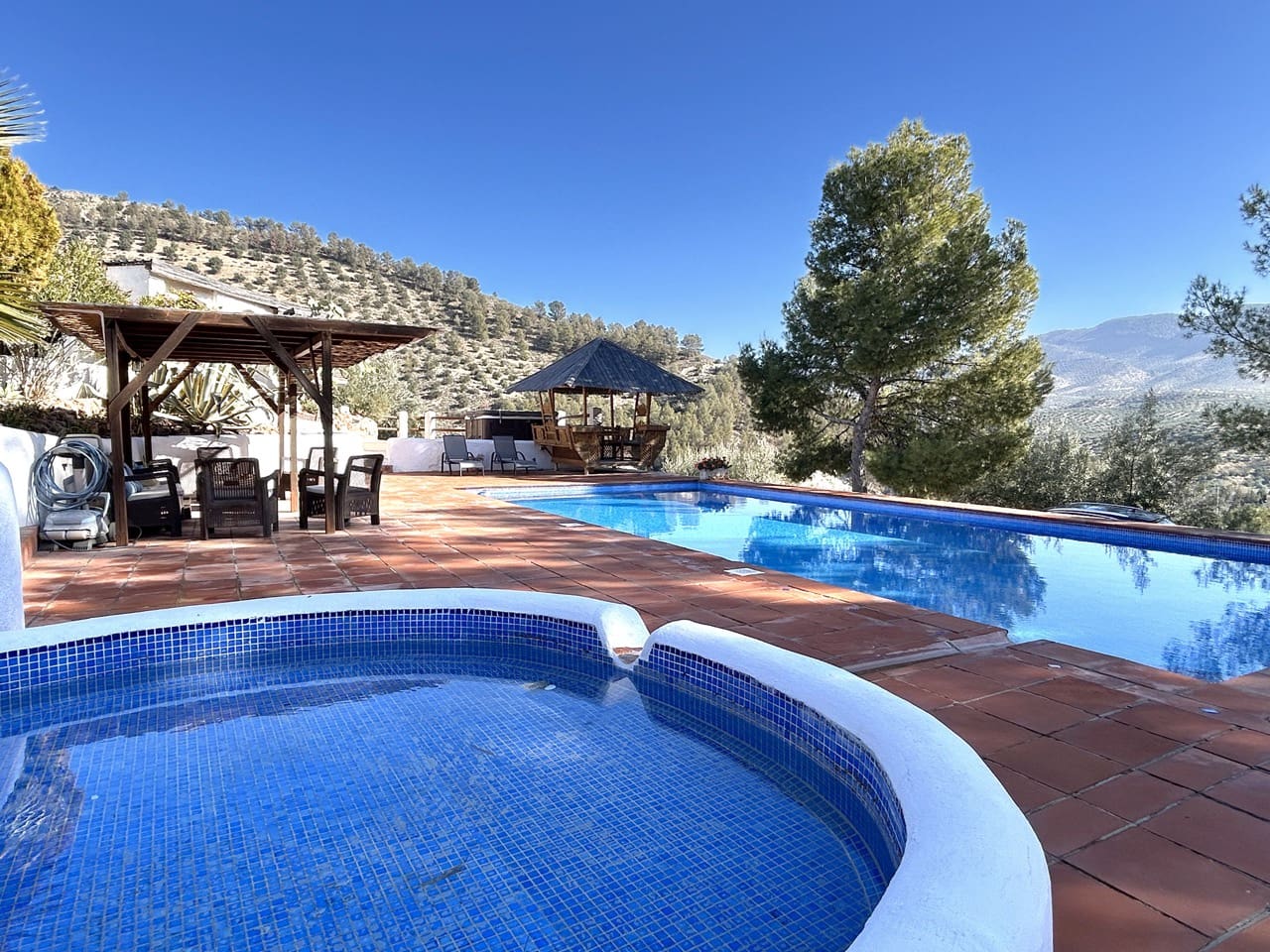 14 soveværelse Finca/Landehus til salg i Alcaudete med swimmingpool garage - € 1.250.000 (Ref: 8738362)