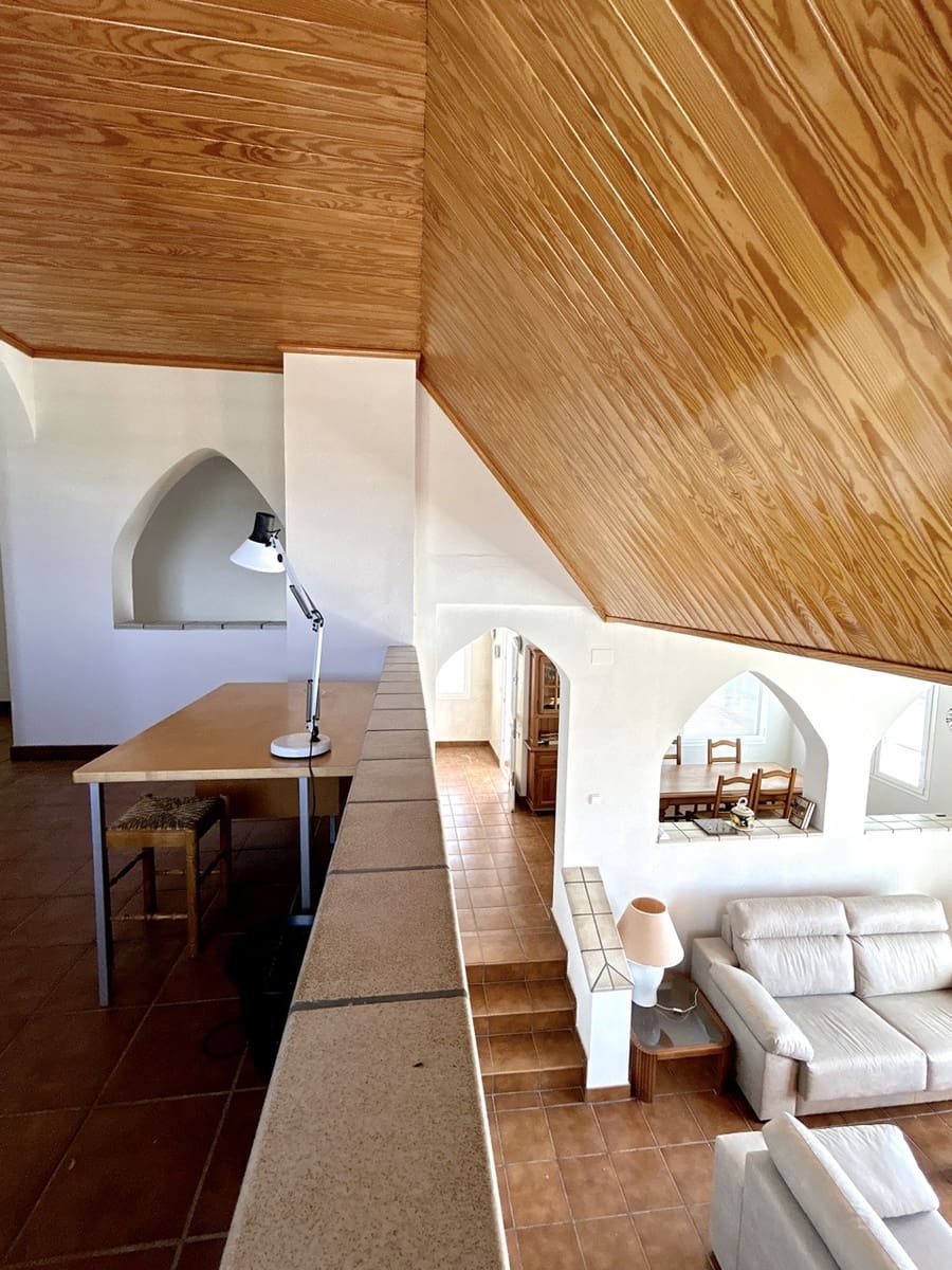 2 soveværelse Finca/Landehus til salg i Priego de Cordoba med garage - € 269.000 (Ref: 8839873)