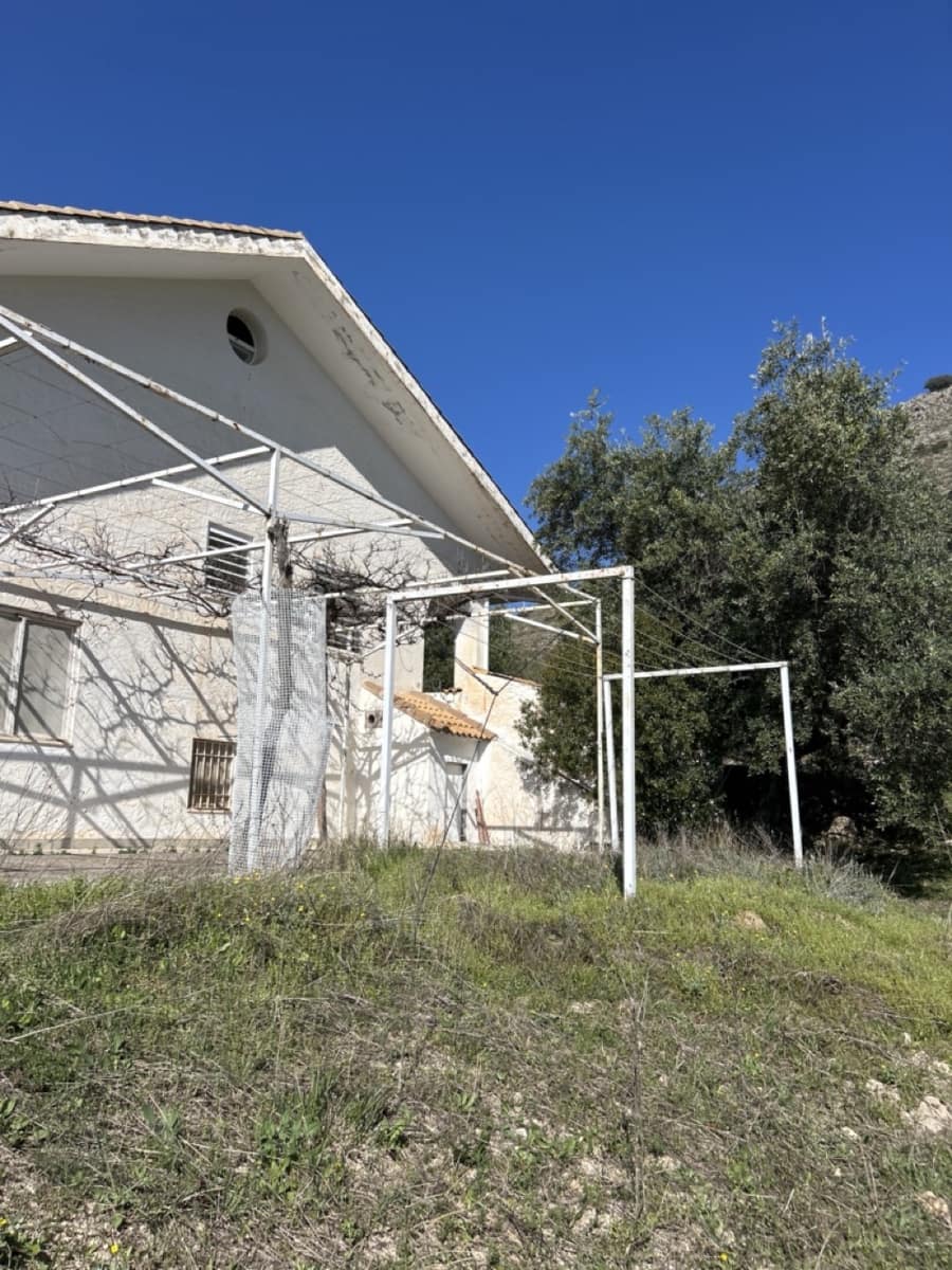 2 soveværelse Finca/Landehus til salg i Priego de Cordoba med garage - € 269.000 (Ref: 8839873)