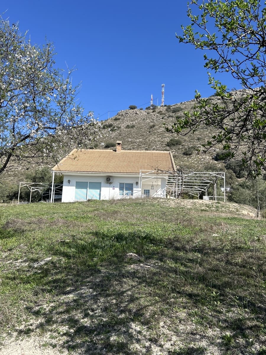 2 soveværelse Finca/Landehus til salg i Priego de Cordoba med garage - € 269.000 (Ref: 8839873)