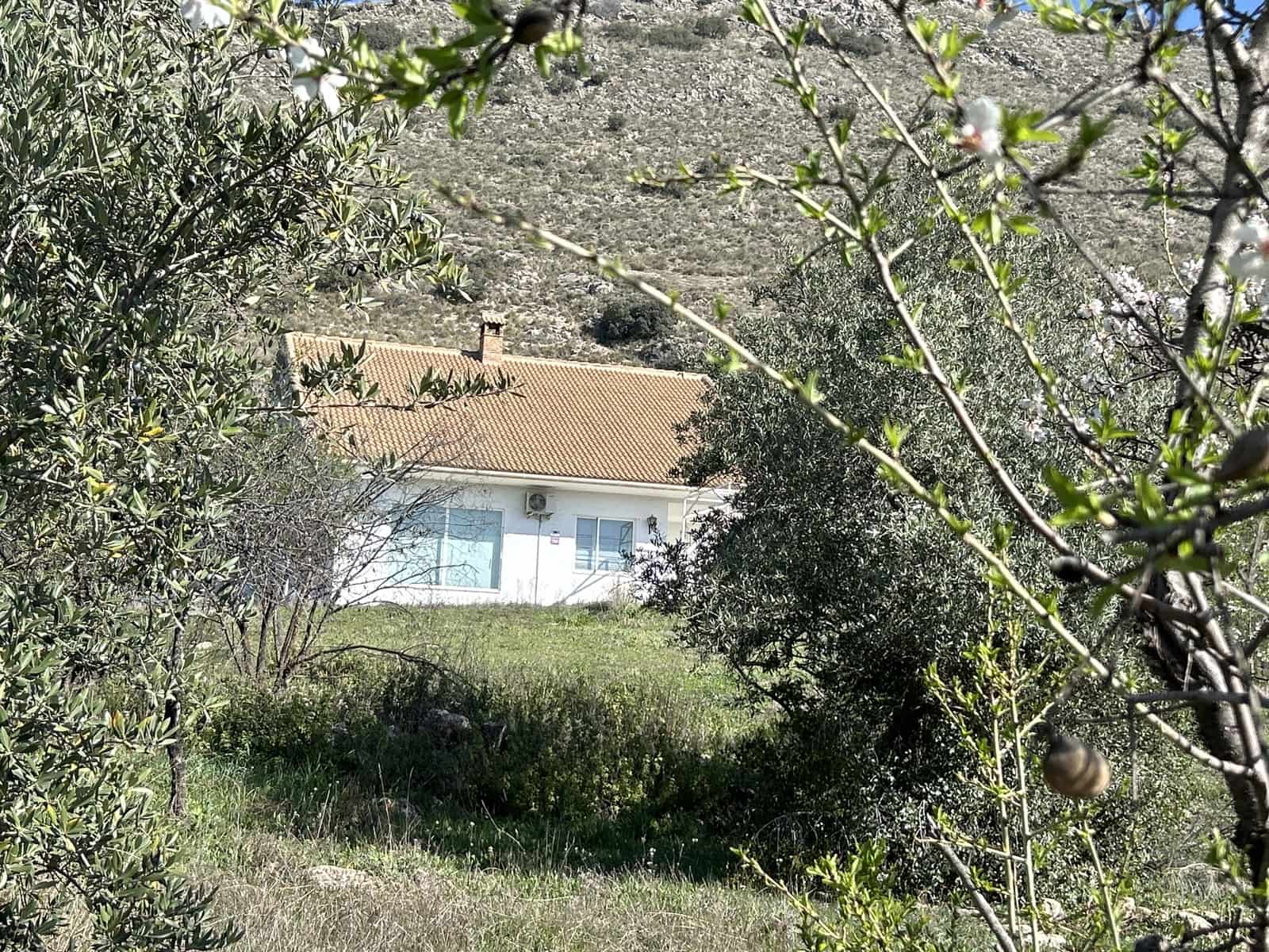 2 soveværelse Finca/Landehus til salg i Priego de Cordoba med garage - € 269.000 (Ref: 8839873)