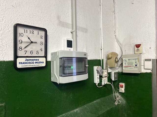 Kommersiell til salgs i Colomera - € 350 000 (Ref: 8929611)