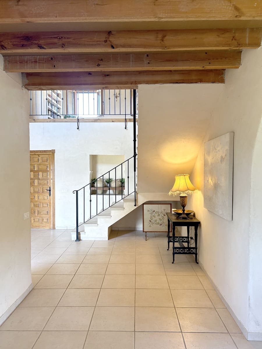 5 bedroom Finca/Country House for sale in Santa Cruz del Comercio with garage - € 1,300,000 (Ref: 8961929)