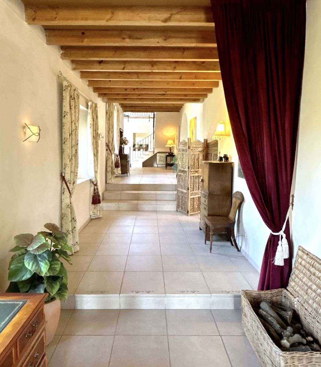 5 bedroom Finca/Country House for sale in Santa Cruz del Comercio with garage - € 1,300,000 (Ref: 8961929)