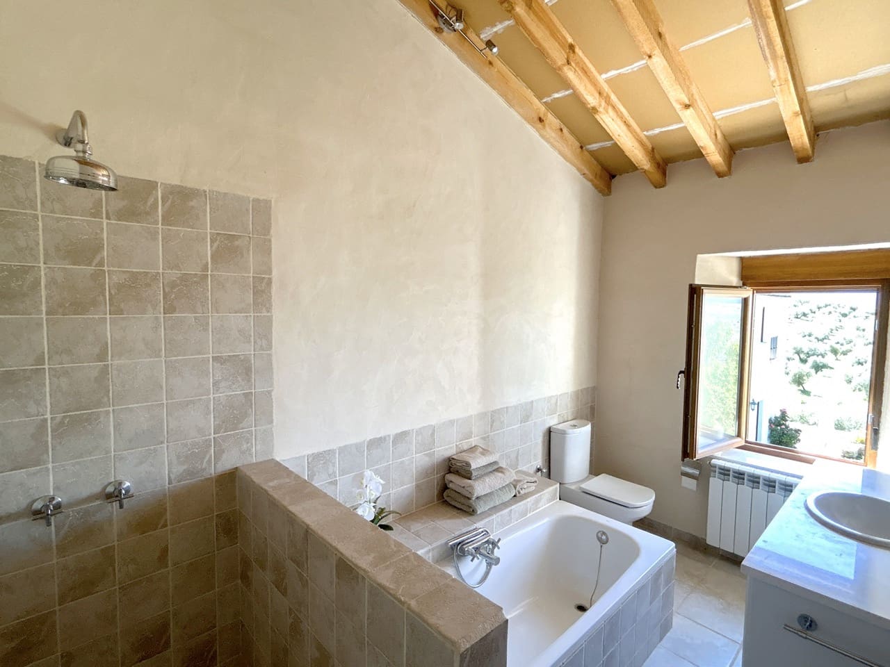 5 bedroom Finca/Country House for sale in Santa Cruz del Comercio with garage - € 1,300,000 (Ref: 8961929)