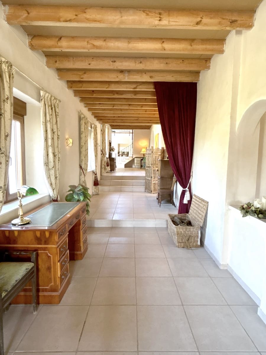 5 bedroom Finca/Country House for sale in Santa Cruz del Comercio with garage - € 1,300,000 (Ref: 8961929)