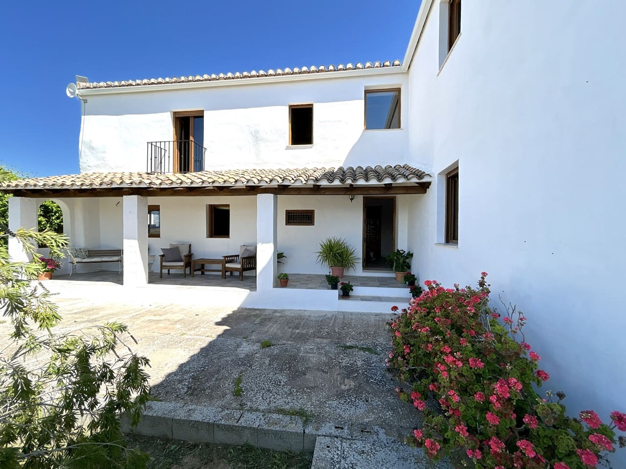 5 bedroom Finca/Country House for sale in Santa Cruz del Comercio with garage - € 1,300,000 (Ref: 8961929)