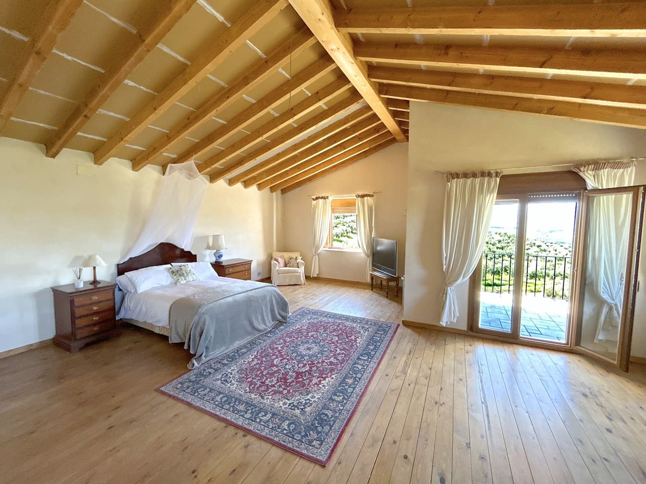 5 bedroom Finca/Country House for sale in Santa Cruz del Comercio with garage - € 1,300,000 (Ref: 8961929)