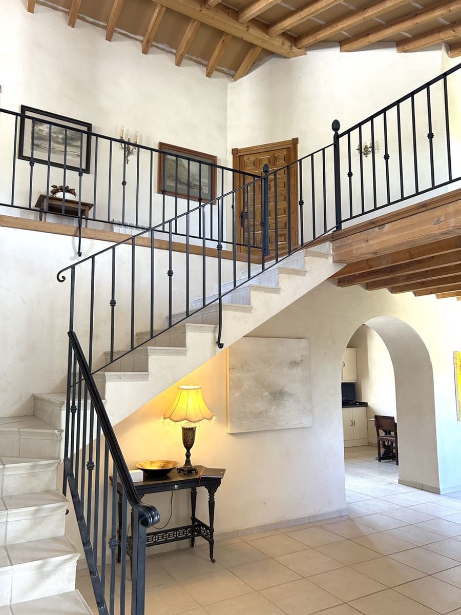 5 bedroom Finca/Country House for sale in Santa Cruz del Comercio with garage - € 1,300,000 (Ref: 8961929)