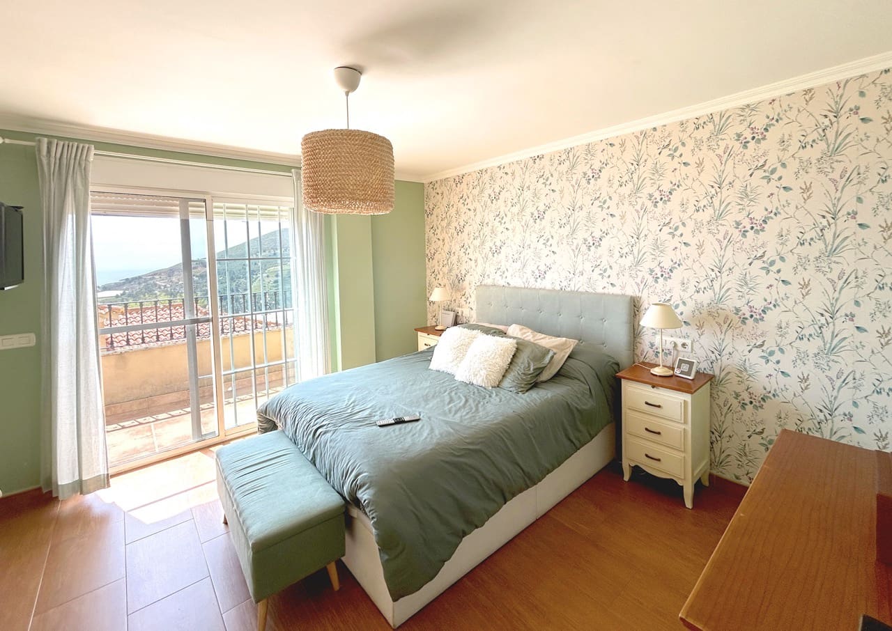 5 soveværelse Villa til salg i Gualchos med swimmingpool garage - € 355.000 (Ref: 8964108)