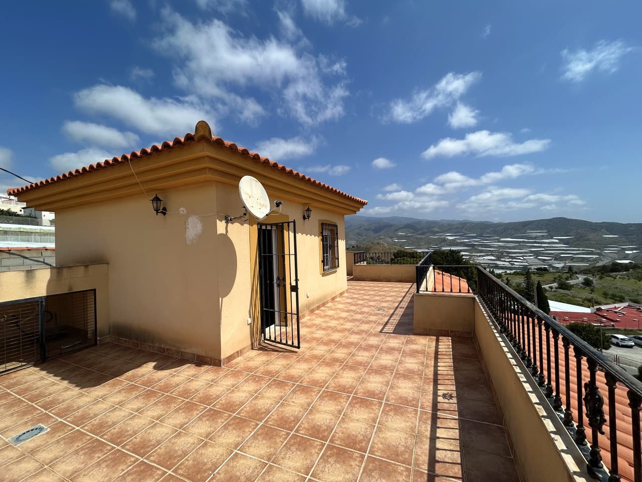 5 soveværelse Villa til salg i Gualchos med swimmingpool garage - € 355.000 (Ref: 8964108)