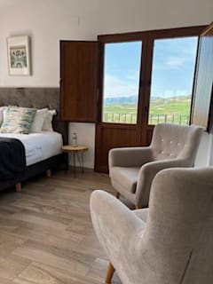 15 soveværelse Guesthouse/B & B til salg i Santa Cruz del Comercio med swimmingpool garage - € 1.750.000 (Ref: 8969717)