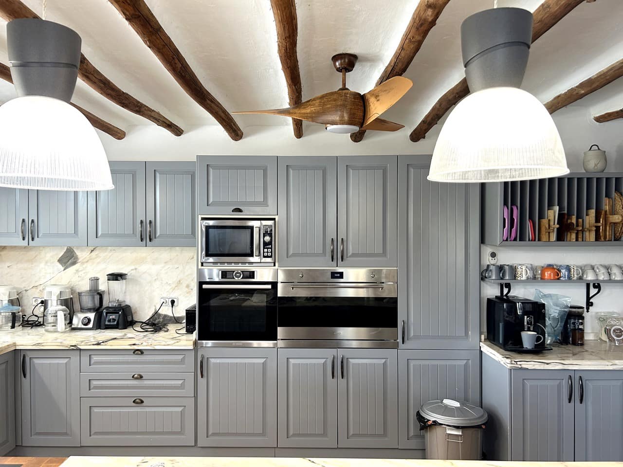 15 soveværelse Guesthouse/B & B til salg i Santa Cruz del Comercio med swimmingpool garage - € 1.750.000 (Ref: 8969717)