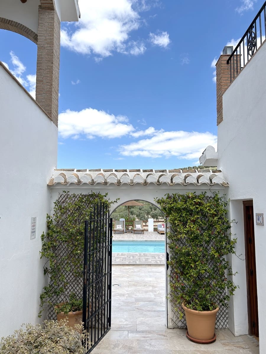 15 soveværelse Guesthouse/B & B til salg i Santa Cruz del Comercio med swimmingpool garage - € 1.750.000 (Ref: 8969717)